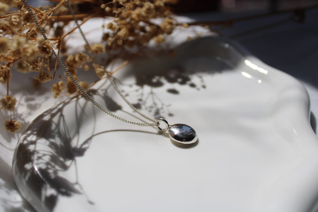 Pebble Pendant Necklace